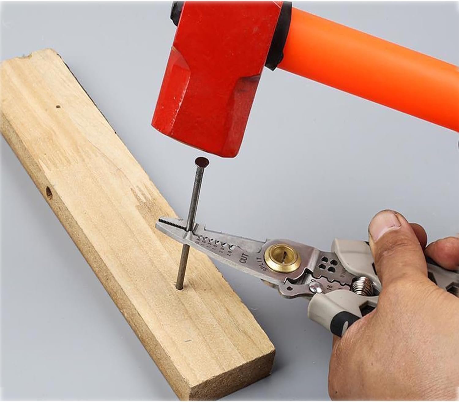 მულტი ფუნქციური ხელსაწყო